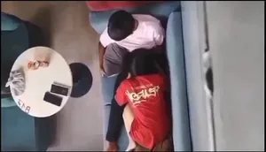 Quay lén con ghệ bú mút cho người tình nơi công cộng