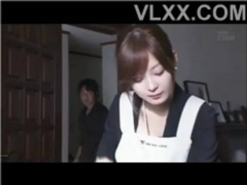 Chồng yêu đi công việc, cô vợ ở nhà bị người yêu của chị gái cưỡng hiếp